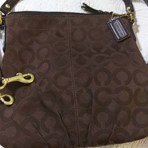 Woman Brown small 9x9 Coach shoulder bag in very good condition
